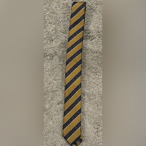 Hugo Boss Black and Gold Diagonal Striped Tie